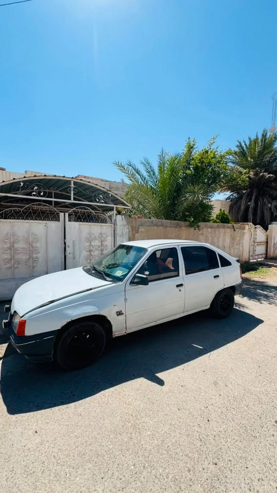 سلام عليكم للبيع اوبل كاديت موديل 1991 رقم صلاح الدين شرط التحويل سنويه لي 2027 محرك شرط  كير مابي بك ابيع كير كايم مكاني تكريت سعرها 17 بيهامجال ***********
