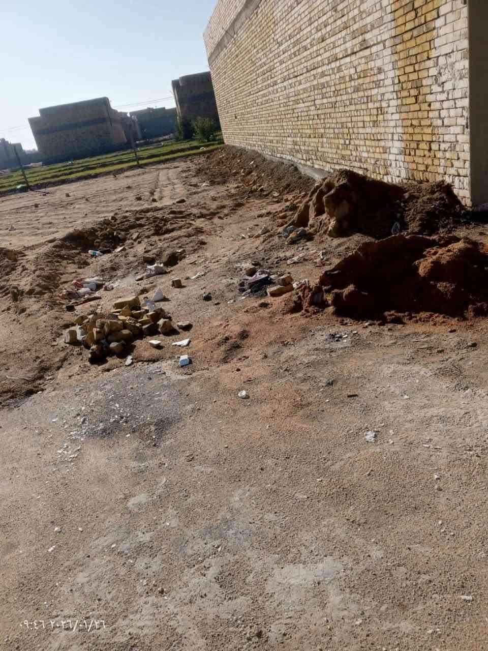 عرفه ميت متر 100 للبيع الواجهيه 5 متر خدمات كامله ماي صوبين الاناره صوبين  شوارع تبليط 10 متر العنوان شارع الصب شارع اسواق تلعفر تبعد عن الشارع العام 600 متر نجف كامله الخدمات اي استفسار الاتصال بالرقم ***********
