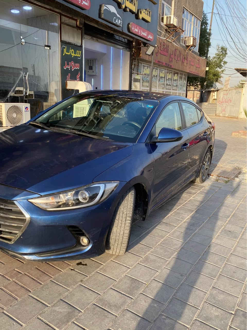 النتره 17
سياره كير جديد 
صدر جديد 
تبريد ثلاجه 
المكينه بيها تنقيص خفيف 
سونارها منشور واكو فطر بل لغد صغير 
سنويه جديده باسمي السياره تحويل ثاني يوم
مكان السياره البنوك 
*********** بغداد, العراق
