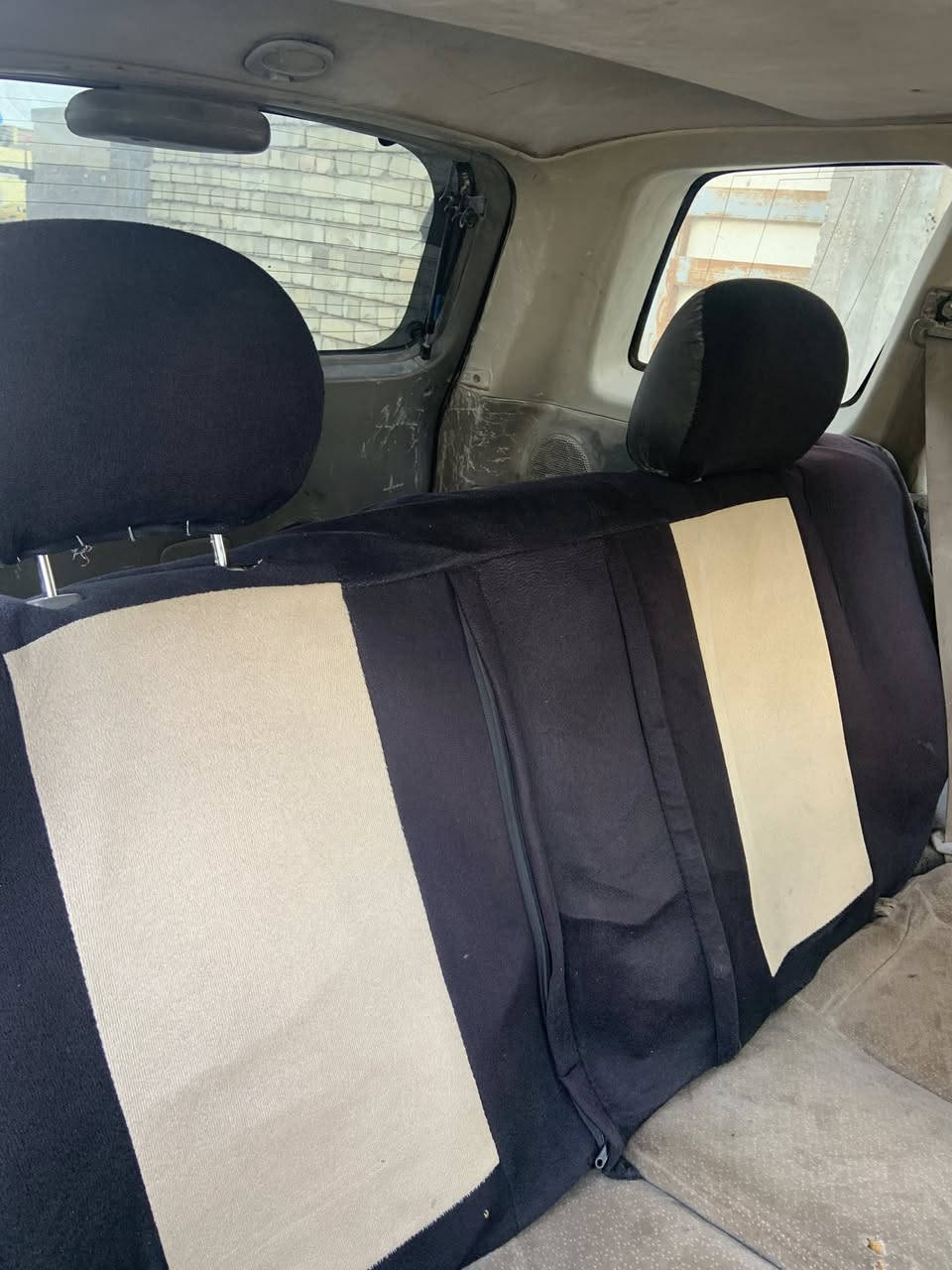 السلام عليكم سنتافيه 2004 سته سلندر رقم بغداد السياره   المكان بغداد مصبوغه عام للجماليه. السعر 75وبيها مجال ***********.
