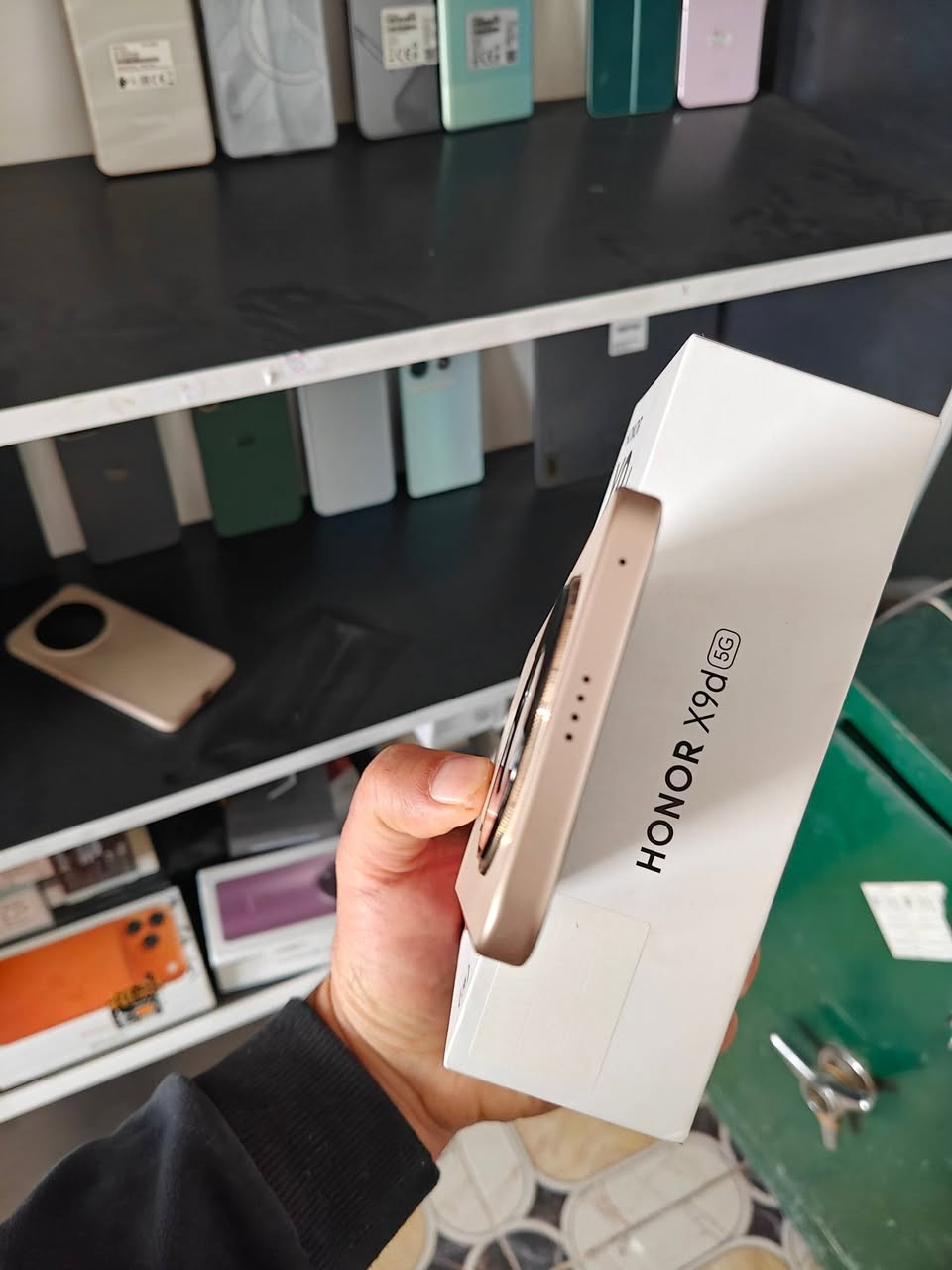 هونر إكس 9 دي 
256/12
مستخدم ايام أخو الجديد اللون المميز 
مكفول وكامل ملحقاته شرط الفحص والظمان 
السعر 335 قفل 
مكان المكتب بابل يوجد توصيل محافظات 
ظمان الجهاز 3 أيام من أي خلل أو صيانه


**إذا كنت صاحب هذا الإعلان وتريد حذفه لأي سبب، رجاءا أرسل رسالة إلى الدعم الفني**