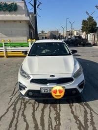 كيا فورتي للبيع 2021ابيض وارد امريكي رقم اسليماني مكينه 2000 دوش ماشيه...