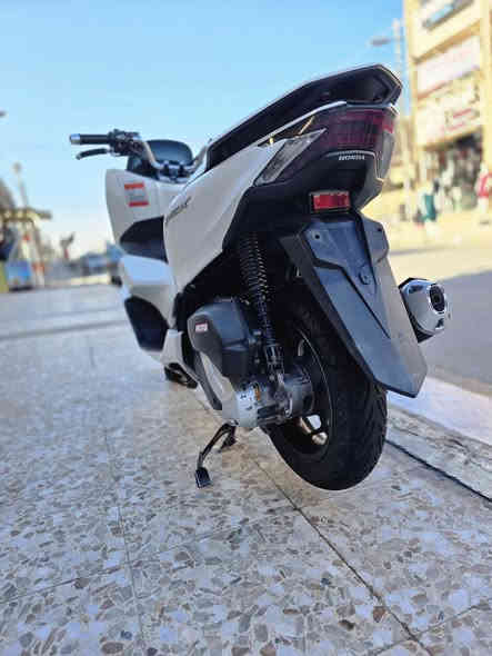 السلام عليكم PCX جيل الرابع وارد كوري مكفوله من كلشي فول مواصفات السعر 17مكاني بغداد للستفسار ***********
