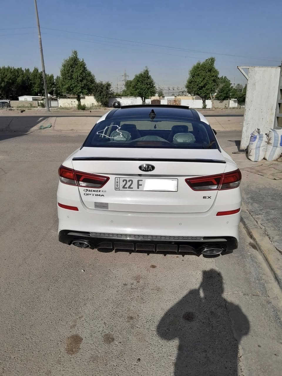 للبيع كيا اوبتيما 2020 EX فول مواصفات 1/1
المحرك والكير: كفاله 

التبريد: خير من الله

بيها(قطعتين) صبغ 
حادثها من امريكا جاملغ خلفي
وبالعراق بيها شوية صبغ بالبنيد
باقي السيارة كفالة

الرقم: أربيل
التحويل: ثاني يوم

السعر: 130 ورقة وبيها مجال
العنوان: بغداد - حي العامل
للتواصل: ***********
