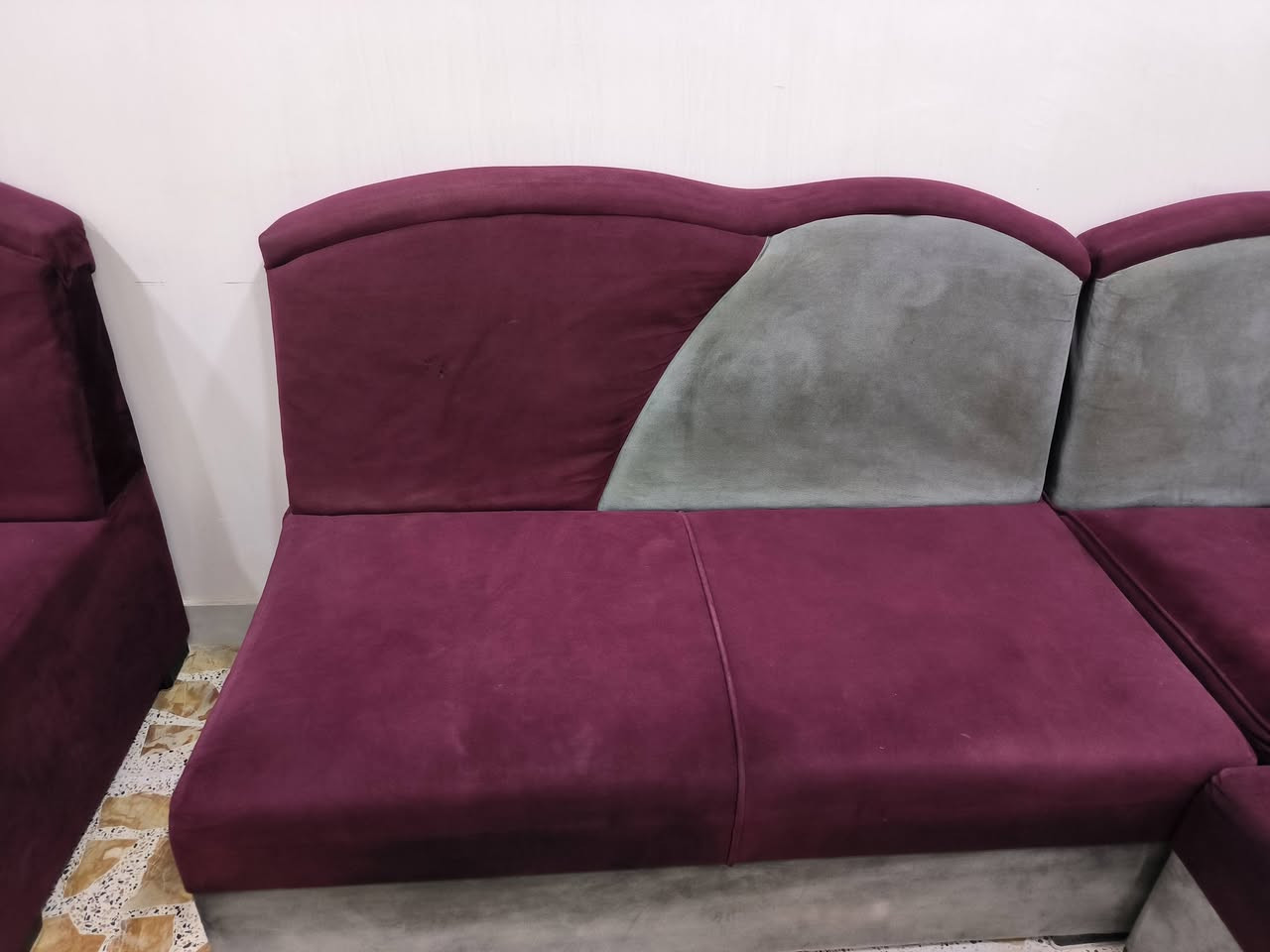 #تخم للبيع 
13 مقعد نظيف ومرتب بس بي ضرر بسيط وماياثر على الاستخدام 
السعر 750 وبي مجال 
للاستفسار راسلونا خاص


**إذا كنت صاحب هذا الإعلان وتريد حذفه لأي سبب، رجاءا أرسل رسالة إلى الدعم الفني**