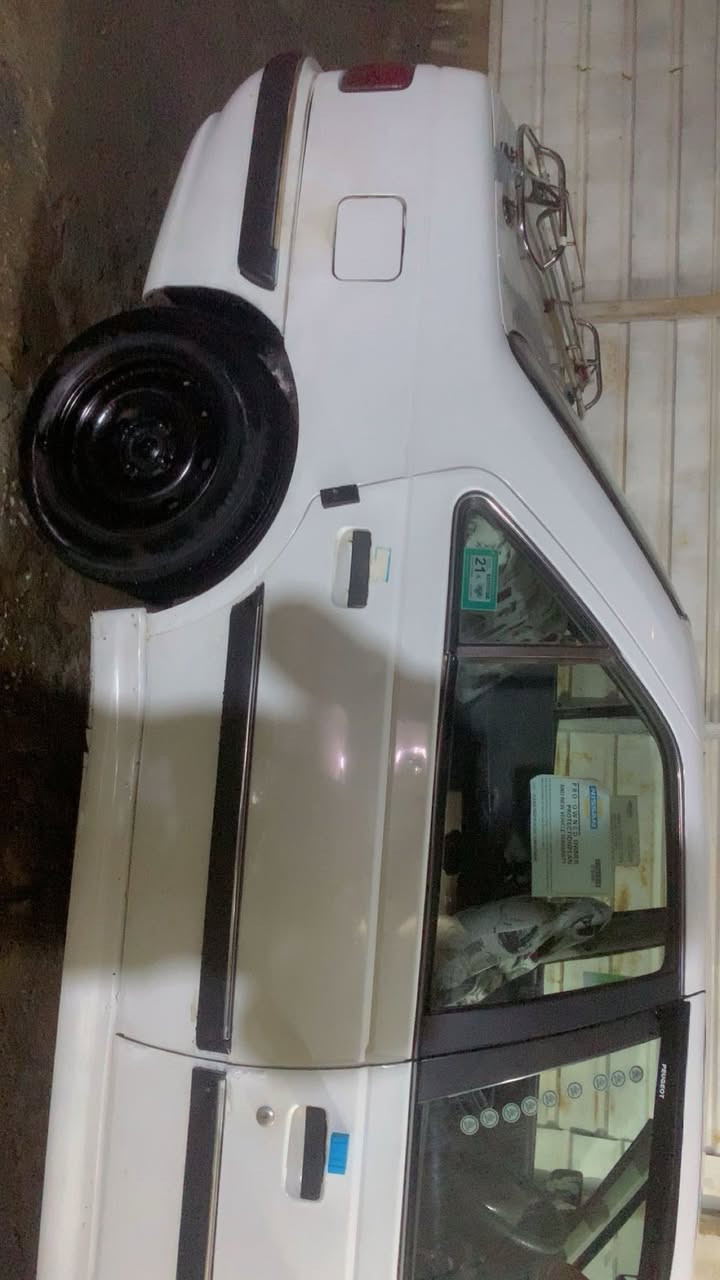 سلام عليكم بيجو بارص مديل 12 سنويه ل28مشروع وطني سياره حلوه تبريد ثلج مكينه فرنسي رقم مميز بيهه المكان البصره ابو الخصيب الرقم ***********
