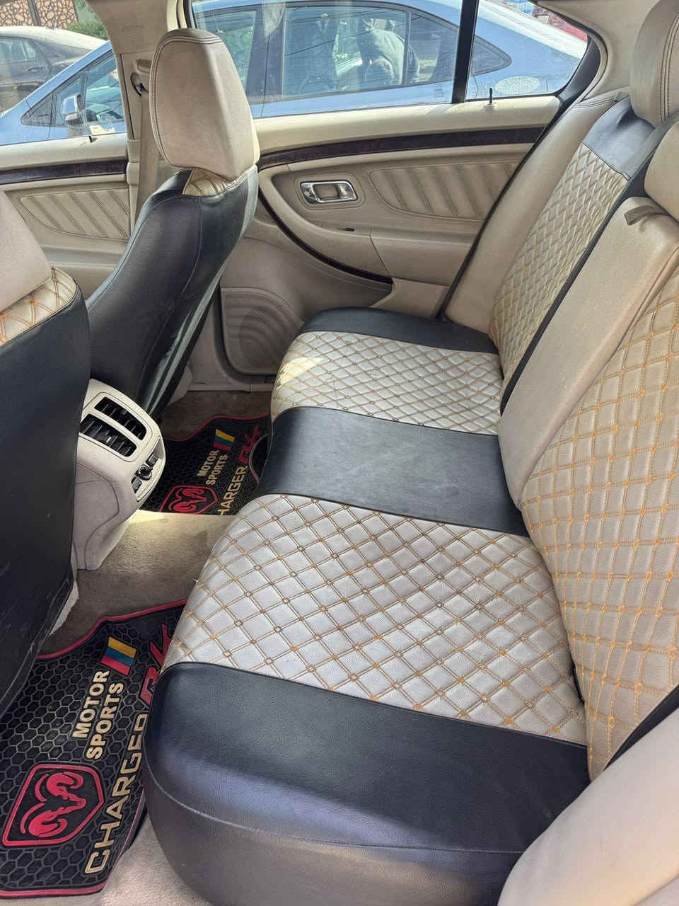 السَلٱمٌ عـَلـْيگمّ
سعر105ورقه
للاتصال ***********
فورد تورس 2012
 موصفات  Lemtd
محرك 6 سلندر  
حجم محرك 3500
 ضربته بابين السايق والوراها
 صبغ بس بابين ابيع احزام
كشنات امامي كهربايي
شفتات استيرن 
دواخل سياره جديده
دواخل صاج 
حساس  خلفي 
بصمة تشغيل
 تحكم استيرن
وثبيت سرعه 
مانع انزلاق 
 تبري تدفئة شغال
كير محرك جديد شرط
صدر امامي خلفي  ٦٠ %
تخم تايرات جديد
‏كهربائيات—كله شغال -
شرط سياره جاهزه 
تحويل مباشر
سياره مابي نواقص بدون مصرف 
رقم بغداد إنكليزي 
شرط تحويل او غرامه 
تحويل مباشر 
عنوان بغداد حي جهاد  اتصل بصاحب الرقم مكلف بالنشر
