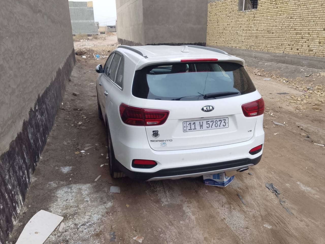 السلام عليكم
سورنتو موديل2020 خليجي رقم بغداد مكفولة كفاله عامه

عدا طخه صغير بالباب خلف عكس السائق 
 بشرط الفحص تحويل مباشر
تحويل مباشر ماشيه68 وقابله للزياده

المواصفات
بصمه تشغيل
بصمه بيبان
جنطه كهرباء
كراسي كهرباء اماميه 
سايد بريك دواسة
شاحن لاسلكي للهواتف
كير 8 نمر
جي بي اس
تحكم استيرن فول
أربع انضمه قياده / ايكو / سمارت / سبورت /
نظام مانع انزلاق
نظام منحدرات
7 راكب
مكينه 6V/3500
3 قطع تبريد
كامره دواره
لد نهاري
لايت زينون +LED
المقاعد  جلد  السياره  اصل مخمل مغلف كشن 
مثبت سرعه
حساس امامي خلفي
السياره حلوه وجديده احلى من الصوره

سعر السياره275 وبيها مجال بسيط

للتواصل ***********
المكان كوت حي داموك
