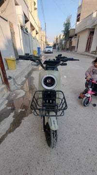 دراجه r9 للبيع نضيفه ما بيها اي عطل عل فحص ب 400 وبيها مجال مكاني بغدا...