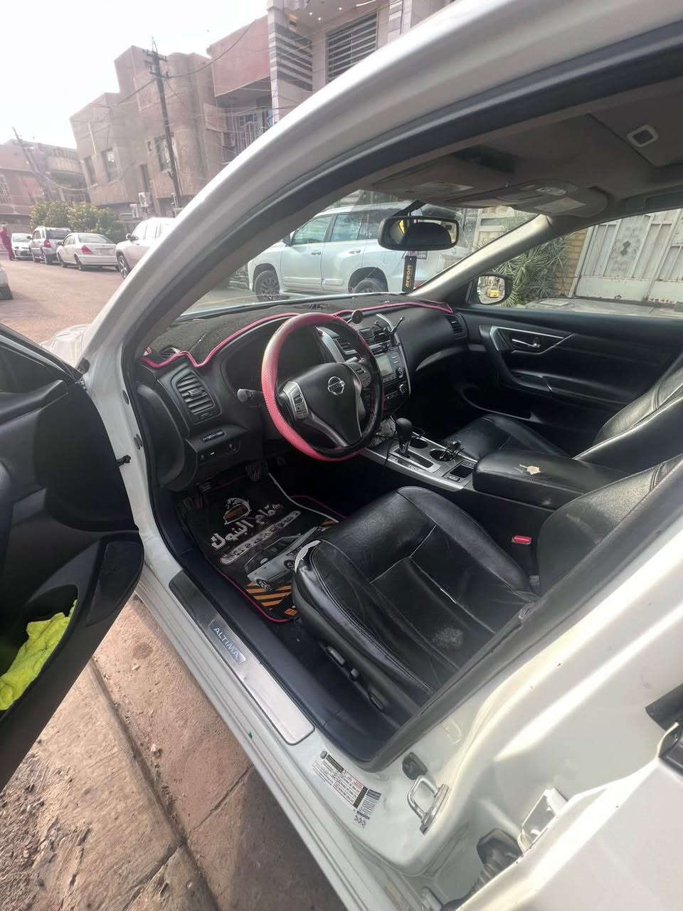 السلام عليكم نيسان التيما فول مواصفات السياره خليجي موديل ٢٠١٤ السياره بيها صبغ جاملغ ونص بنيد ونص صندوك والباقي كفاله عامه مكينه ٢٥٠٠ جاهزه مابيها كل نقص وترايك للبصره مكانها بغداد البنوك او زيونه معروضه ب١١٥ وبيها مجال كلش بسيط وهذا رقمي *********** بغداد, العراق
