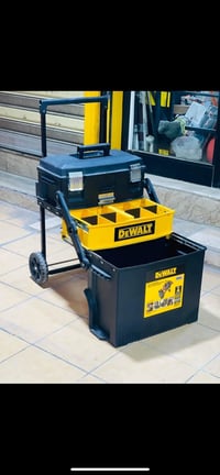 حقيبة ديولت 3 طوابق  سعه 88 لتر كديد غير مستعمل للاستسفار خاص او واتسا...