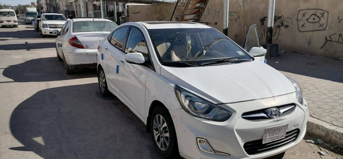 السلام عليكم
سيارة اكسنت 2015
سعر 75 $  بيه مجال
رقم ***********
رقم البصرة سكن بصره
مكينه وكير حداديه جديدة
بيه ظربه بل جاملغ خلفي ايمن وايسر
