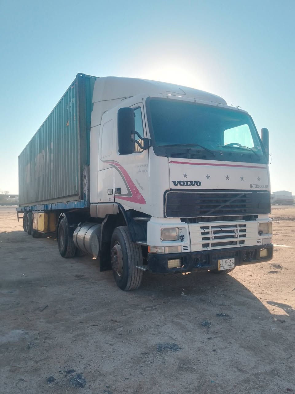 السلام عليكم سياره للبيع فالفو 95 سياره جديده جاهزه قاعد تشتغل رقم بغداد سعر 125 اغاني بغداد ***********
