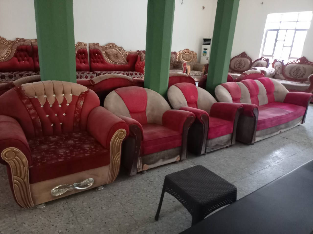 ٧ اتخامه للبيع مكلف بالنشر اتصل عالرقم ***********
