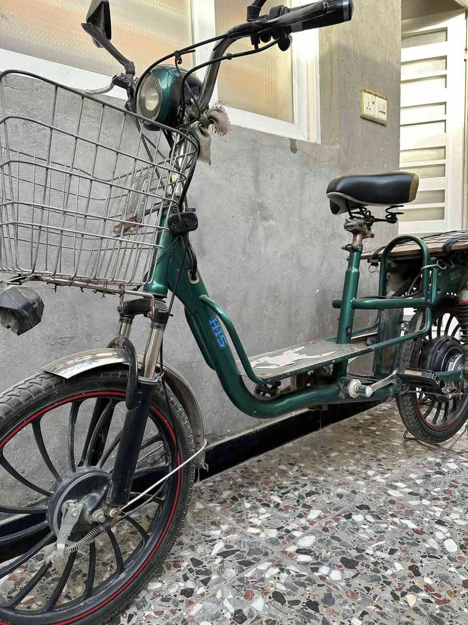 بايسكل شحن للبيع نضيف مثل ما تشوفونه مابي اي عطل شغال بدون  بطاريت مكاني حي العامل المنطقة الثانيه


**إذا كنت صاحب هذا الإعلان وتريد حذفه لأي سبب، رجاءا أرسل رسالة إلى الدعم الفني**