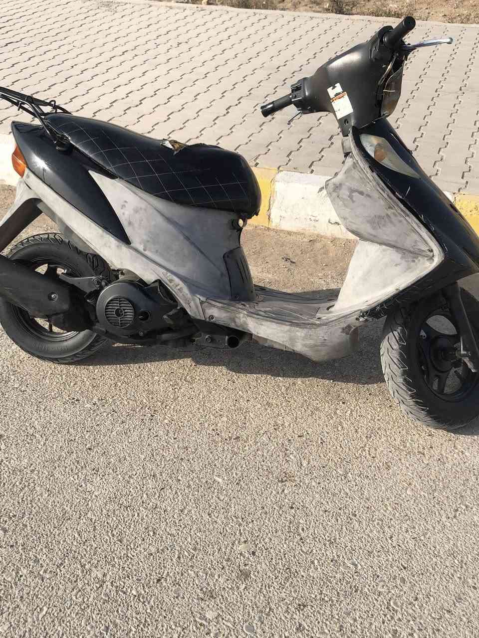 ادرس ياباني قديم مفتوح مره وحده كابريتر  سلف هندر كله شغال مابيه اي نقص الدراجه خير من الله متوكفك بشارع كامله مابيه اي نقص السعر 300 وبيه مجال متواجد على خاص. او اتصال على رقم ***********
