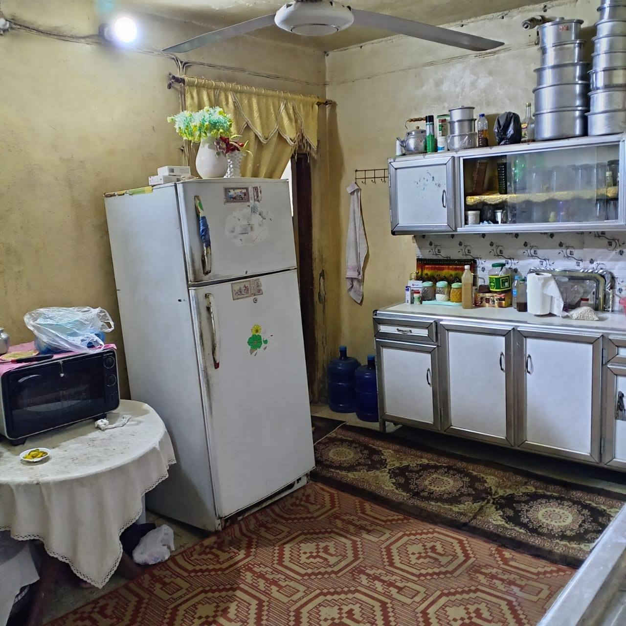 دار للبيع**
المساحه/200 متر
الموقع/  حله  اكرمين حي السلام

طابق واحد على ساحه
الرقم للاستفسار/***********
🏫🏫
