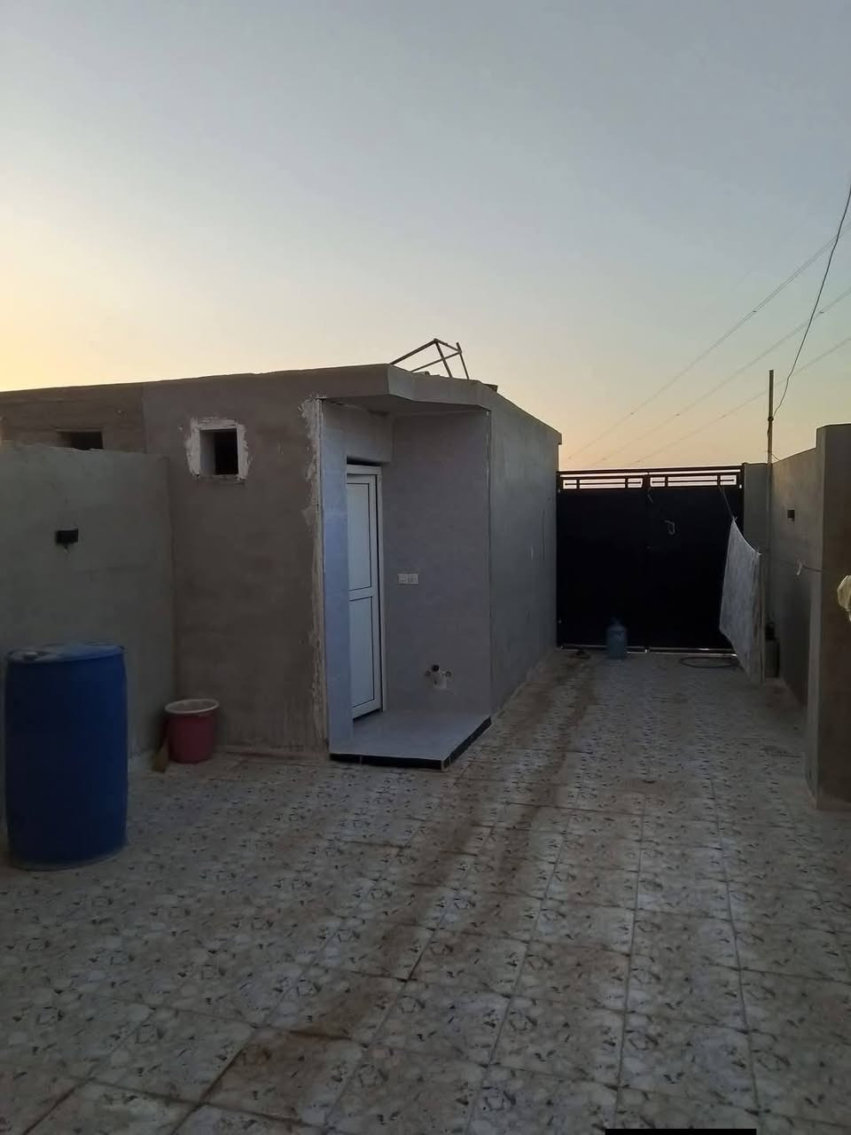 دار لبيع
منطقه العبور المدخل الثاني 

نهايت المدخل يبعد عن التبليط 150متر

بيت جاهز مجهز بناه حديث 

صارلو اكثر من (ست اشهر مبني) 

الدار مساحتو 140متر وجه 5عمق 28

يتكون من غرف +هول +ستغبال

كراج كبير بل يضافه بيت بي دكان 

سند (25) حديث + وصل بلديه بسمي 

سعر البيت 32مليون

الستفسار اتصل 

***********

***********

بس لاتكسر بحلال الناس
