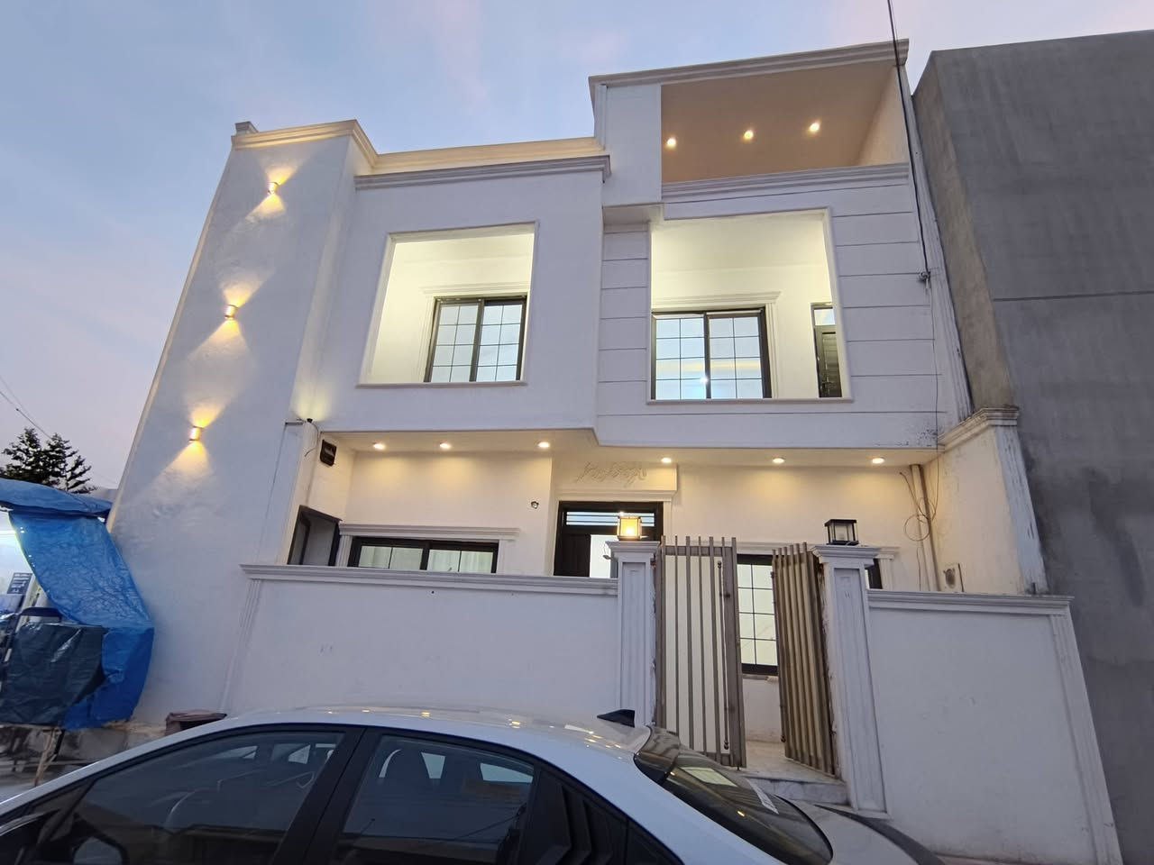 دار للبيع🏚 100 متر👈 مربع
العنوان حي العسكري 👈 قرب صيدلية طيبة
طابو صرف بسم شخص🚶 واحد
بناء حديث طابقين
السعر 135 مليون وبيه مجال
موقع مميز👌 جداً قريب من شارع الرئيس
علما سيكون معاملة مع صاحب الدار مباشرة

للاستفسار أكثر مراجعة مكتب المباني للعقارا
ت والمقاولات العامة او الاتصال على الارقام الثالي

***********  محمد ابو جنيد /واتساب وما سنجر
*********** محمد

نتشرف بزيارتكم للمكتبنا واستقبال كافة عرضاتكم تجاري وسكني في كافة أنحاء محافظة كركوك

عنوان مكتبنا حي العسكري مقابيل جامع المعراج
