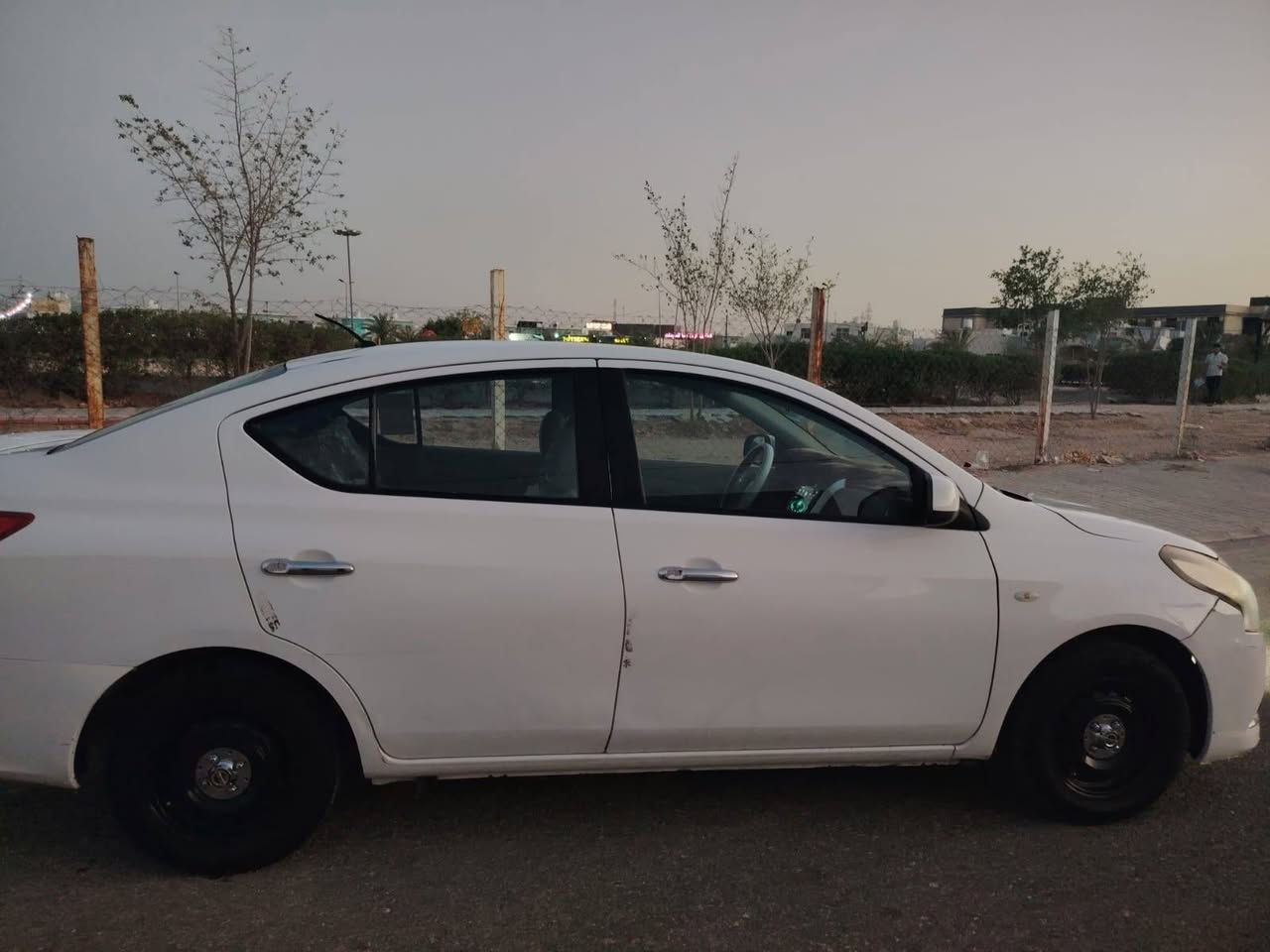 سلام عليكم 
نيسان صني هندي للبيع 
السياره بيه بارد بالباب الوره مال الصدر بدون صبغ وبيه طخات السياره موديل 2019السنويه صاقطه رقمه أربيل السياره مكفوله كير ومكينه تبريد ثلج 
حجم المكينه 1500 ماشيه 136الف أربع تايرات جدد السياره جاهزه ماعايزه شي السعر 95 وبيه مجال 
الرقم:***********
العنوان:النجف لاشرف شارع المجمعات
