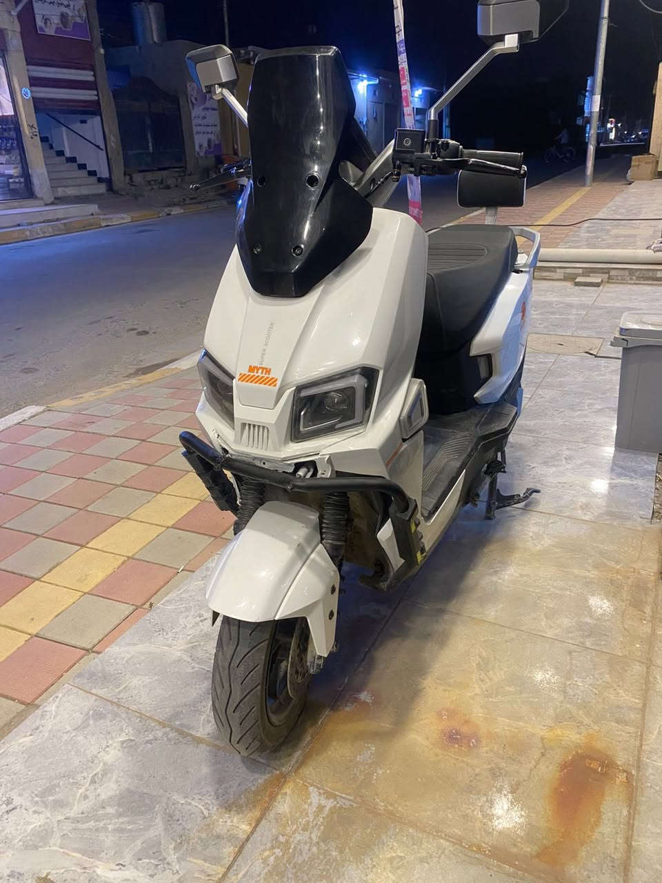 السلام عليكم
موطور صاعقه موديل ٢٦
٦بطاريات فول نضافه مستعمل شـَيہ‌ بسيط مكفول من كلشي  يمشيك فوق ٣٥كم 
السعر ٨٥٠ وبي مجال 
للاستفسار التواصل ***********
