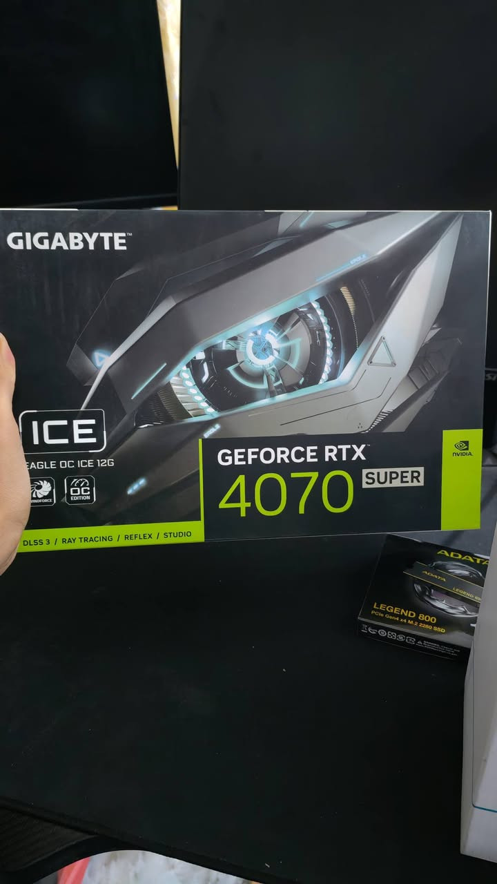 السلام عليكم
PC gaming
معالج Intel Core i7-12700KF
كرت شاشة Gigabyte RTX 4070 Super 12GB (3 Fan)
مذربورد B760
رام 32GB DDR4
SSD M.2 1TB (سرعة عالية)
كيس MSI 4 مراوح RGB
تبريد هوائي DeepCool
بور سبلاي 700W


**إذا كنت صاحب هذا الإعلان وتريد حذفه لأي سبب، رجاءا أرسل رسالة إلى الدعم الفني**