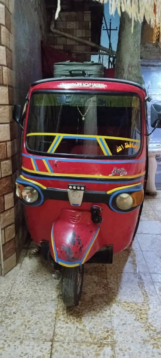 السلام عليكم
تكتك للبيع موديل 18
تكتك جاهزه كبل الشارع 
مناقصه شي خير من الله 
مكينه جديده سلف جديد 
وراق صوليه ومدكوكه بل مرور 
جاهزه الترقيم
قمجيات اصبع مال نمر كله جديد
السعر مليونين و100
مكان بغداد الستفسار
عل رقم ***********
