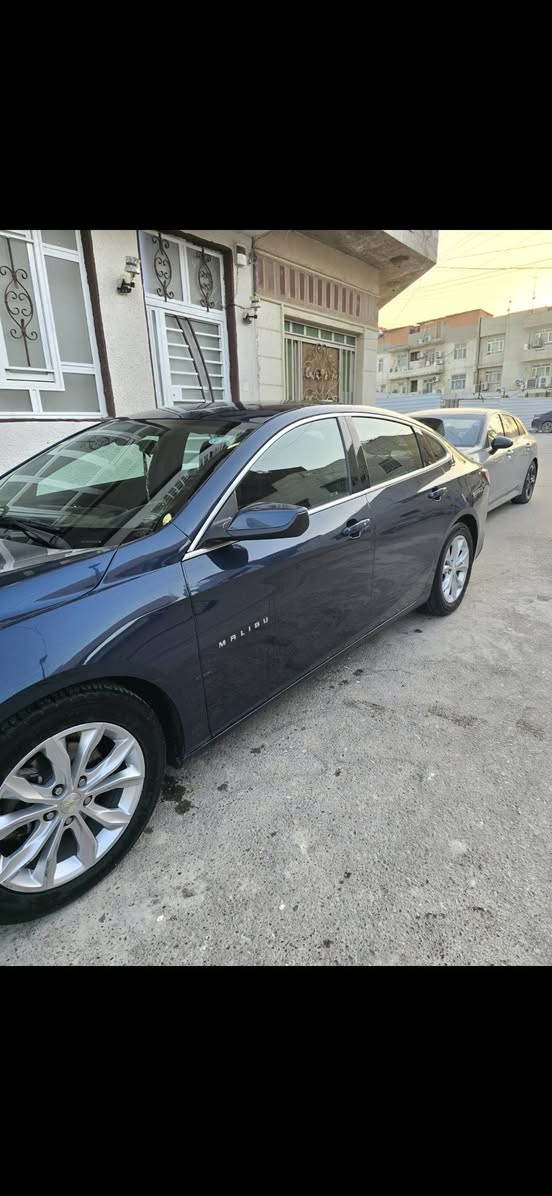 السلام عليكم سياره شوفر ماليبو الفئه LT حجم المحرك 1.500 سي سي موديل 2020 السياره بسمي رقم اربيل ضرره تبديل قبغ جنطه أصلي وصبغ جاملغ  الامامي عكس السايق والجاملغ الخلفي بي كد شبر صبغ بدون دواخل البجم كبس السياره نضيفه وستخدام شخصي كير مكفول مكينه مكفوله تبريد شغال صدر امامي خلفي جديد مواصفات السياره شاشه كار بلي تحكمات بالستيرن الكشنات الاماميه ندفئه كشن السايق بالكامل كهرباء كامراه خلفيه اتو ستوب مانع الانزلاق السياره ماشيه 100km السعر المطلوب 127 وبيه مجال قليل حك الجيه وهذا رقمي ***********
