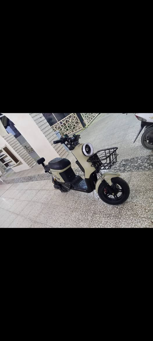 فول مواصفات موديل 2025 R9
5 بطارية

سرعة 109

تمشيك 55 كيلو متر

نظام P بارك

نظام R رجوع للخلف

بلوتوث 

منفذ شحن 

اشارة يمنى يسرى 

دبل اشارة

دهن بريد

دبل غاز

دراجة خير من الله ماشية 380 كيلو متر السعر خاص مكان حي الاعلام الرقم واتساب ***********
