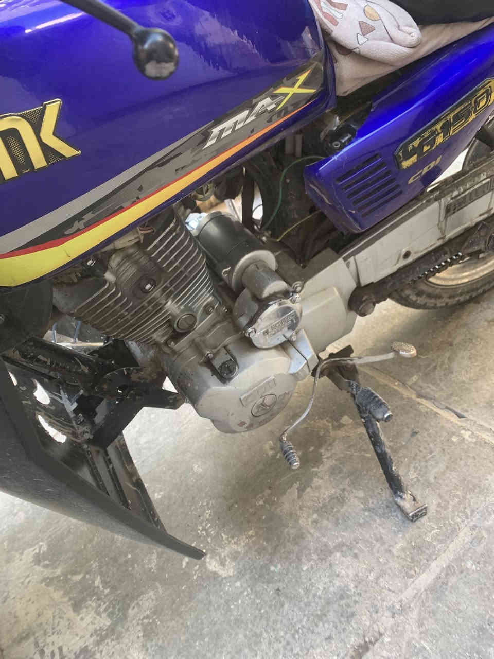 سلام عليكم دراجه سيفان خمسه كير مديل 22 الدراجه خير من الله بيهه درع و بيهه صندوق و سستم  وياهه خوذه و الدراجه خير من الله كبل الشارع البيع المكان بغداد المدينه السعر 550 و بيهه مجال الطيبين اني محتاج و ريد البيع *********** موجود واتساب و رصيد
