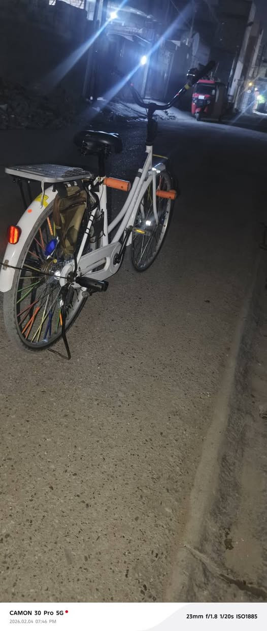 السلام عليكم هاذ البايسكل للبيع شركه AT ياباني مختم كامل مستعمل السعر ويا الغراض 120 وبدون غراض 100 وبي مجال قليل حك الجيه المكان بغداد حي النصر قرب جامع المظفر والشراي يتواصل خاص عل ماسنجر


**إذا كنت صاحب هذا الإعلان وتريد حذفه لأي سبب، رجاءا أرسل رسالة إلى الدعم الفني**