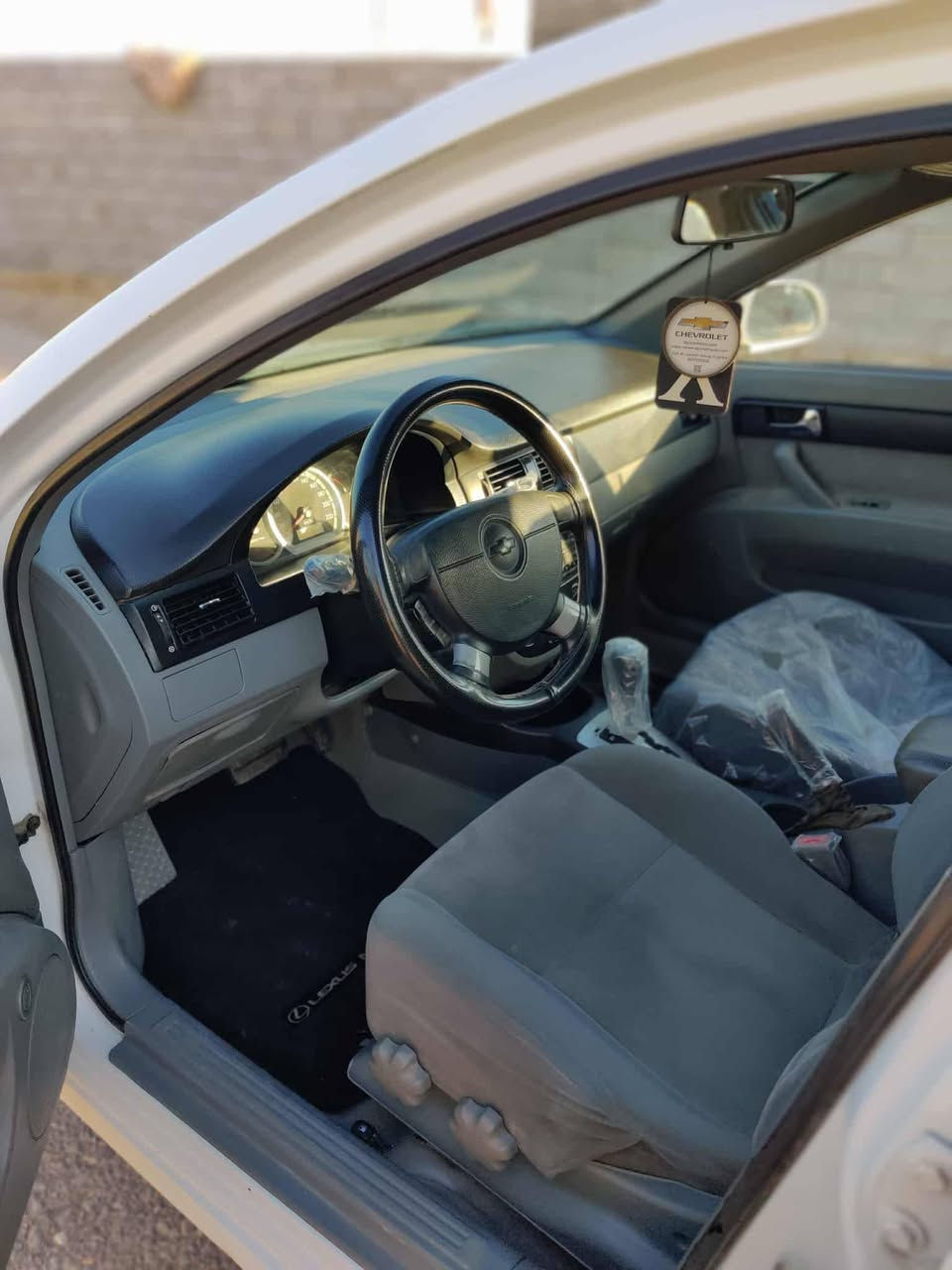 اوبترا موديل ١٢
كفاله عامه بيع او مراوس 
رقم ذيقار مالكه بلسماوه 
رقم جديد حداديه كير محرك شرط 
سياره نضيفه كلش 
مكانه السماوه 
***********
