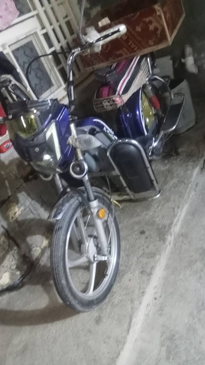 ماطور الماسه جديد موديل 24 بطاريات جديد السعر 450 بي مجال قليل ***********
