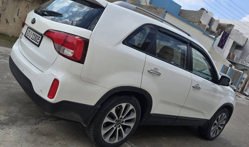 كيا سورنتو ٢٠١٤ للبيع فقط محرك ٤سلندر ماشية ١١٨ كم كير والمحرك بشرط مامفتوح السنوية جديد وبطاقة البنزين بيها بدون صبغ فقط بارد٢ اصغار كلش سعر ١٧٨ وبي مجال ان شاء الله مواصفات بصمة وتبريد مركزي وبردة و٧ راكب *********** كركوك, العراق
