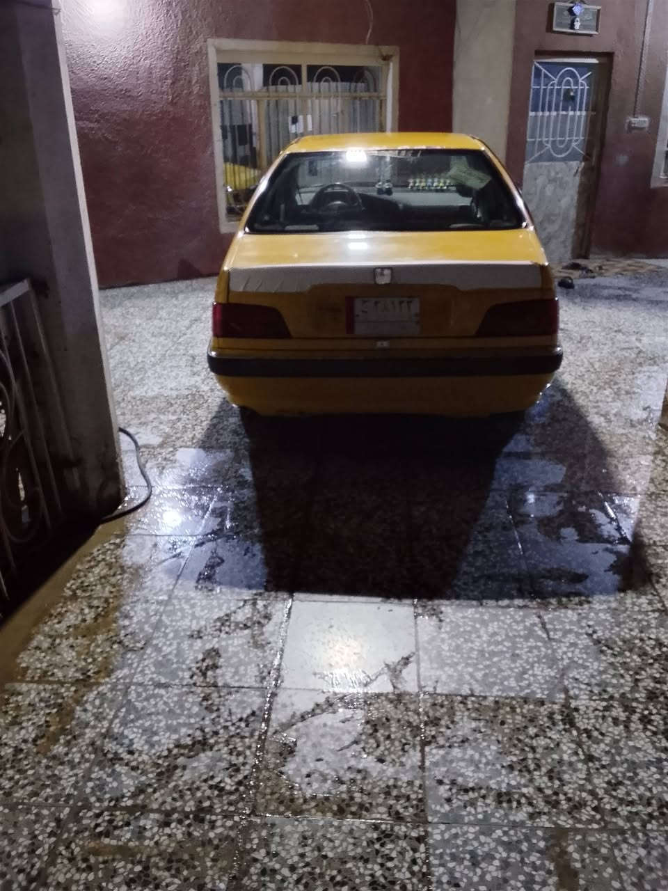 سياره بيجو بأرص للبيع موديل 15السياره كير ومكينه خير من الله السياره مذب عليه ولا  ربع مال شغل ***********
