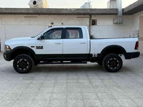 السلام عليكم رام هيمي موديل 2018 رقم بغداد هزه وسنويه جديده محرك 5700 معلايه من امريكا يعني اصلي حادث خشم البنيد بدون دواخل باقي السياره مكفوله على الفحص سيارة جديدة جدا وجاهزة ما بيه اي نقص محرك كير مكفولات صدر امامي خلفي جديد تخم تاير جديد ماشية 58 كيلو للاستفسار *********** السعر 185 ورقة مكان بغداد
