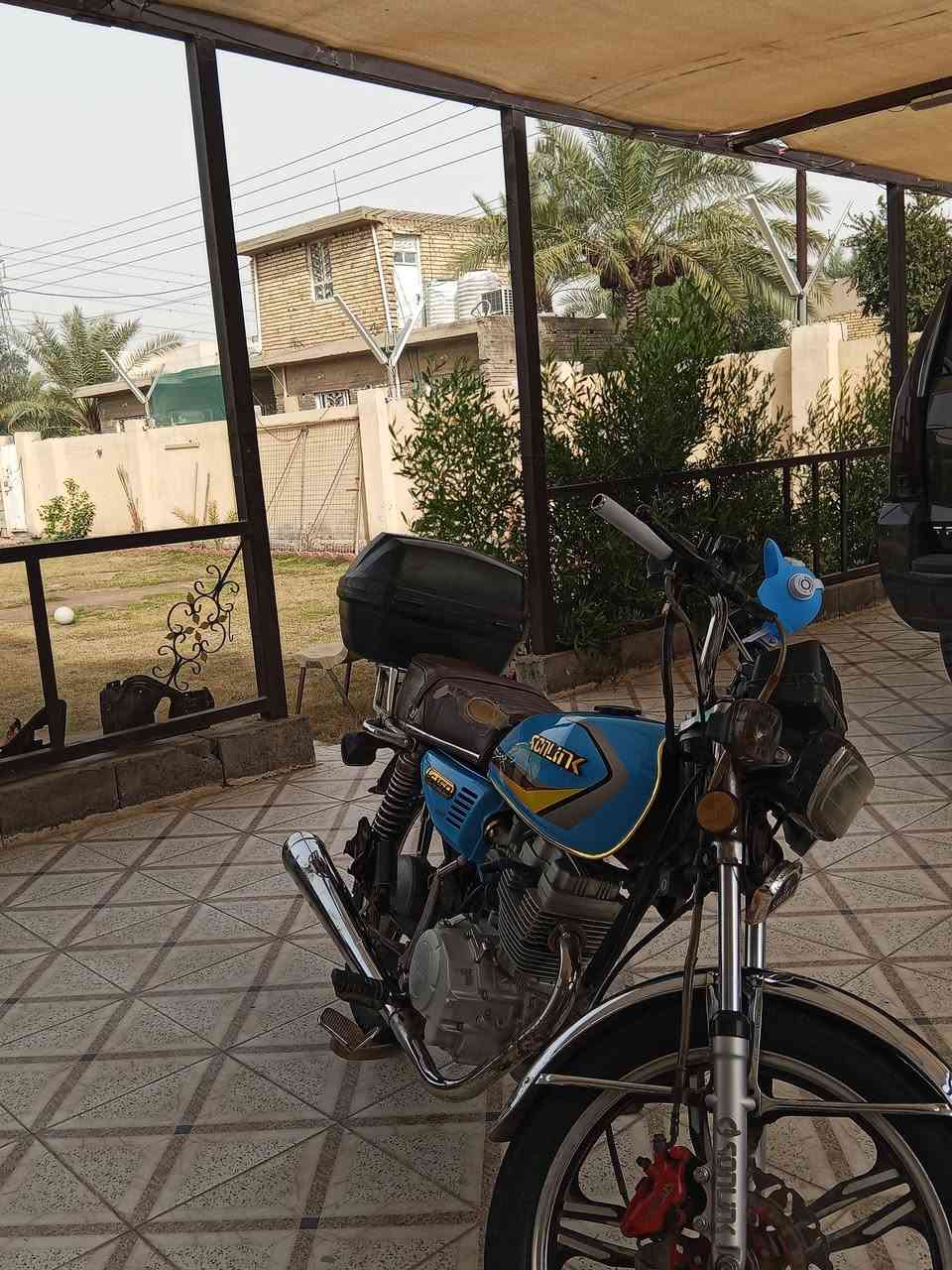 السلام عليكم دراجة للبيع سيڤان 5كير دراجه بلاديه أوراق كاملة وياها كمرك يعني تترقم مكينه بلاديه سلف هندر شغال سعر 600 رقمي ***********وبي واتساب مكاني بغداد خابرني وتدلل
