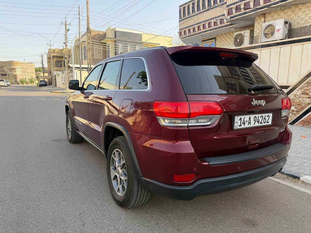 Jeep - Grand Cherokee
جيب - كراند شيروكي - لاريدو
الموديل : 2017
وارد امريكي تقرير غرق نص الويل تقريرها تعمل وتسير
السيارة نظيف وكفالة
- كامرة خلفية
- داخل جلد 
- نظام تشغيل واطفاء المحرك اوتماتيكي للتوفير من صرف *الوقود ( Auto Stop ) .
- بروجكتر امامي زنون .
- حساسات خلفية.
- نظام تدفئة المري
- نضام ECO لتقليل صرف البنزين .
- نضام SPORT .
- نضام Cruise لتثبيت السرعة .
- شفتات ستيرن .
- كشافات ضباب خلفية .

* حدادية جديدة امامي خلفي
* طخم تاير جديد 
* لايت عالي ناصي زنون

*********** Singapore
