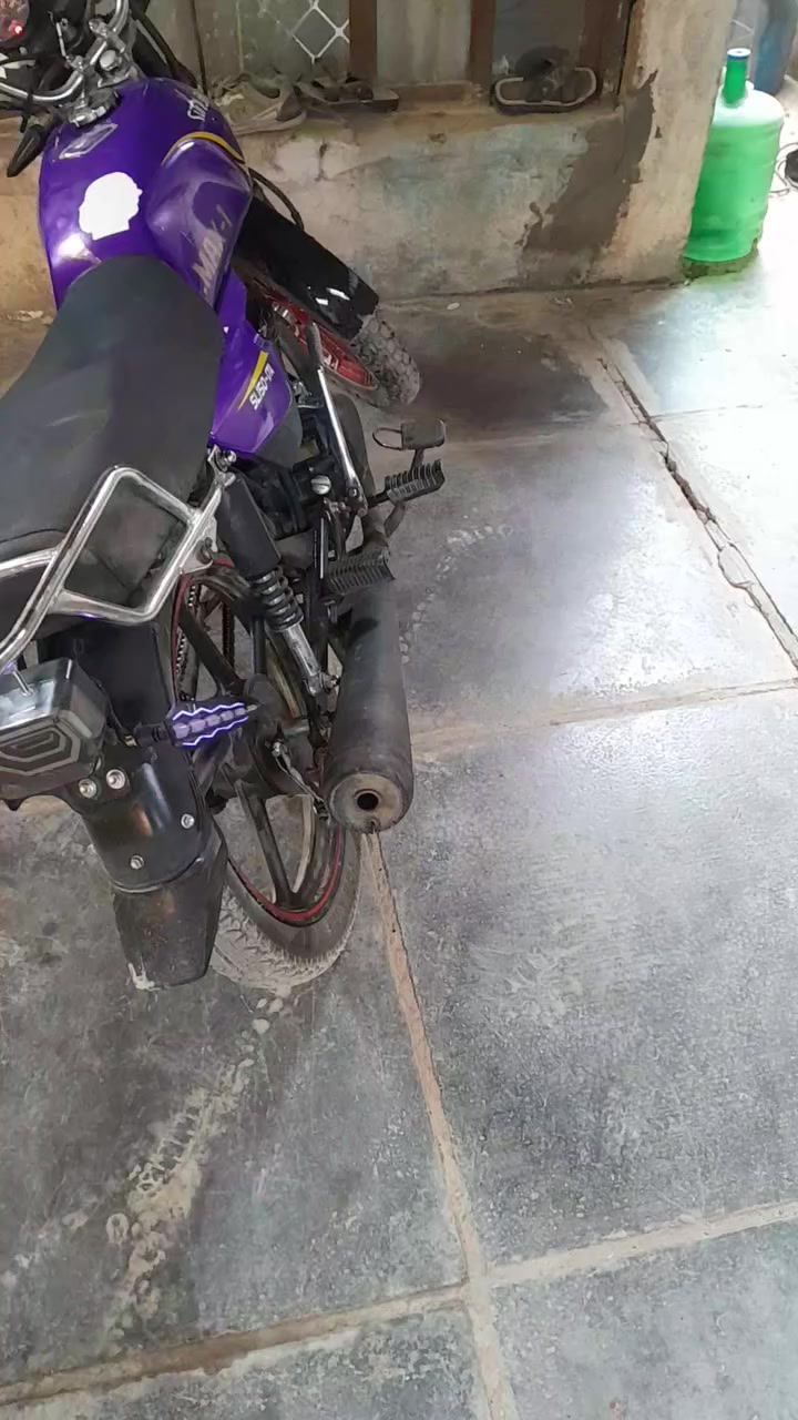 سلام عليكم دراجه جديده أوراقه تفانات بل غسل تملخن اكفلك سرقه وعشاير السعر ٦٥٠ وبيه حك الجيه المكان الزعفرانيه  ***********
