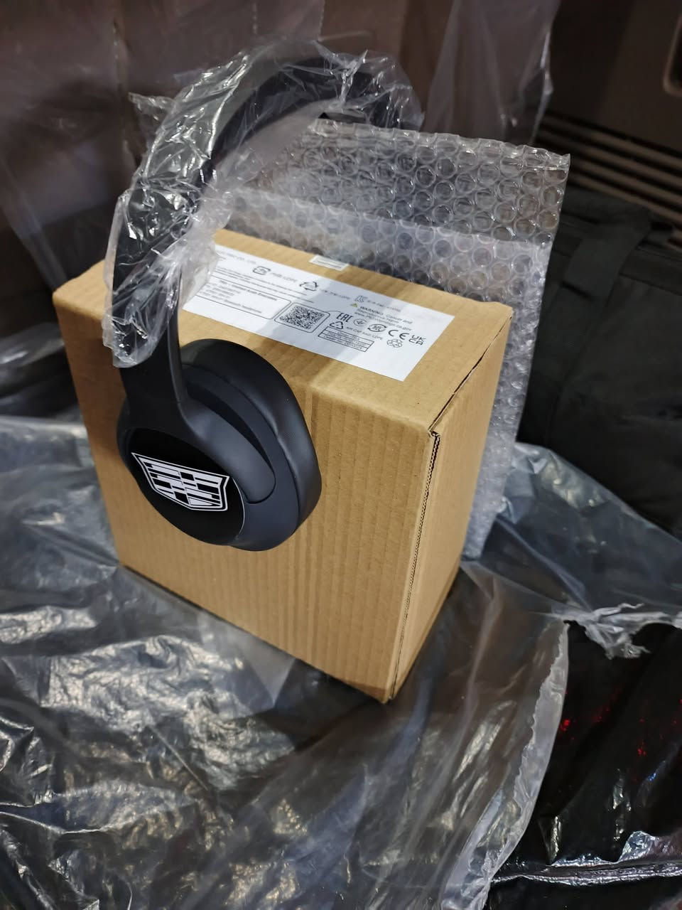 متوفر سماعات كاديلاك سكاليد وحقيبه و محتوياته دون نقص لمعرفه سعر علق بتم يأتيك السعر عالخاص متوفر توصيل بغداد وجميع المحافظات 5 ألف للحجز ارسال رساله على ***********
