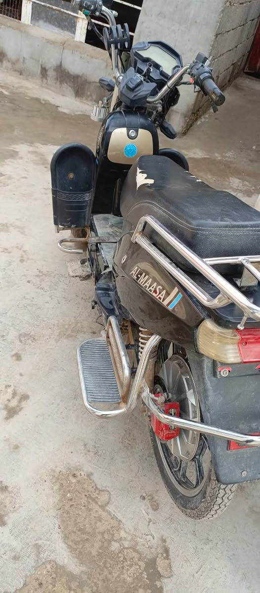 السلام عليكم دراجه هارلي نوع ماسه
نضام بك.... 

سويج عدد 2تشغيل عن بعد.... 

مانع سرقه... 

سرعه 80حقيقي... 

بطاريات ع الفحص صار20يوم من شديتهن 40واط نوع... 

 ليثيوم الاخوين مسلح مو عادي... 

شاحن هم جديد يفصل من تفول شحن.... 

هاذا رقمي.. ***********.. الخاص مفتوح 

السعر 400بيه مجال حك الجيه
العنوان بغداد ابو غريب حي الشهداء
