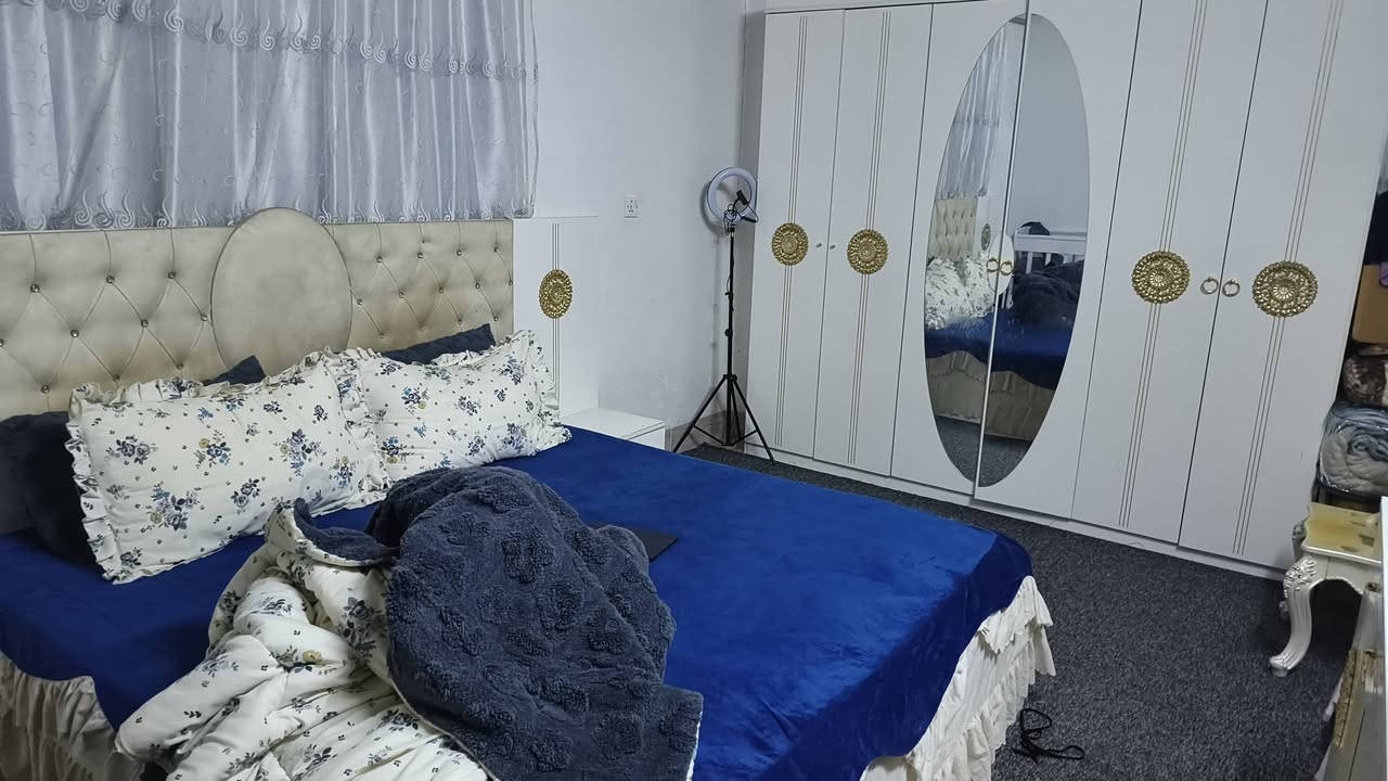 غراض بيت كامل طباخ ثلاجه غرفه نوم مبرده حجم ثنين ونص جنرال  ثلاجه شركة بيكو ماداخله تصليح كاونتر 3قطع تخت اطفال نضيف لحد عمر 3سنين مكان اربيل روشمبيري ***********
