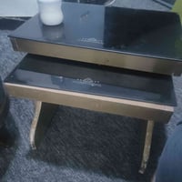 طاولة • ديكور منزلي