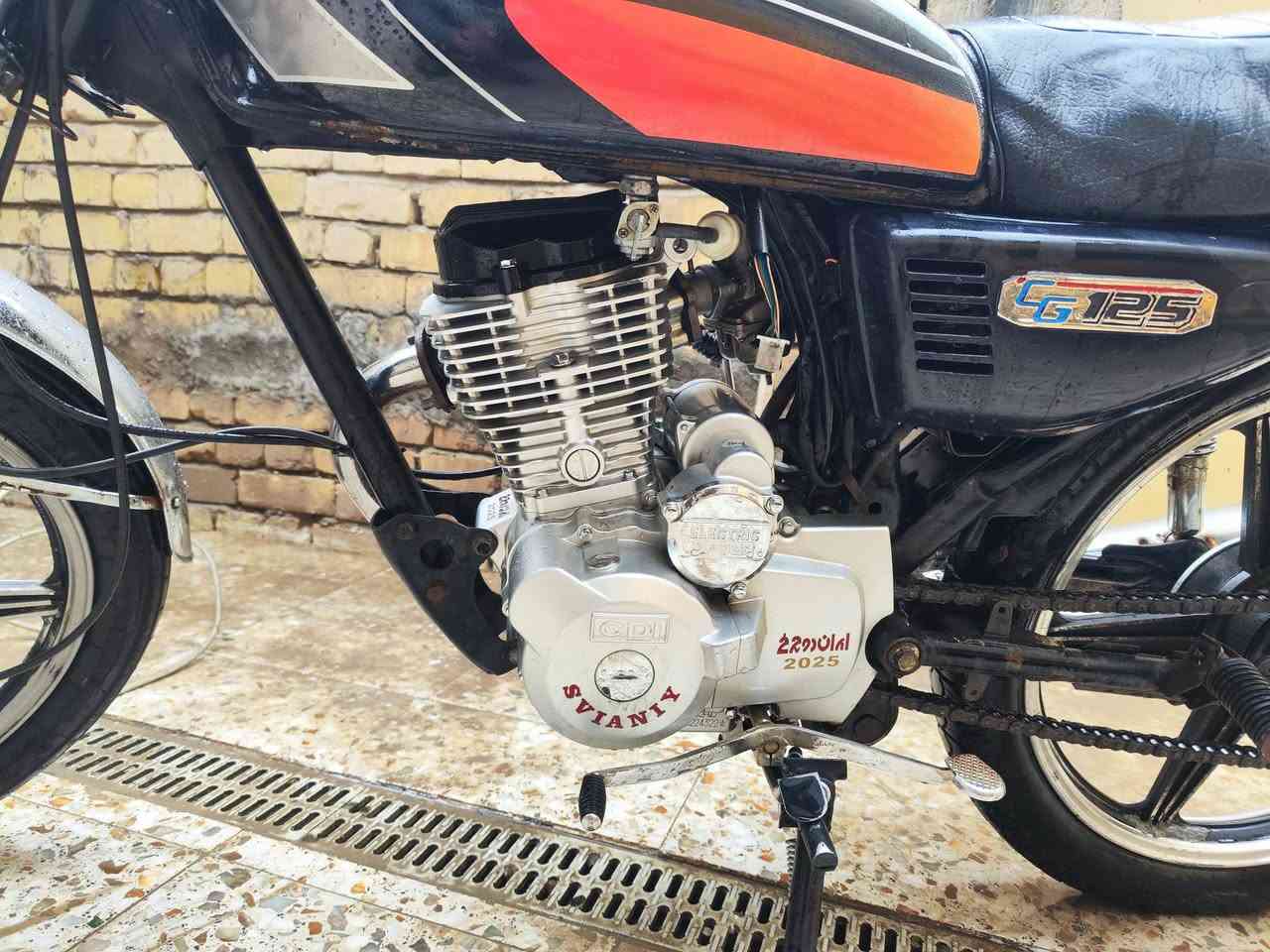 سلام عليكم دراجة للبيع دراجة موديل 16امعمرة ومرتبةوشادلهة مكينة جديدة سيفان موديل 25 صارلهة 3اشهر من ابدل المكينة دبلات طستهن حلوة تايرات جدد لايتات دراجة كاملة سعره480 مكاني بغداد الحسينية ***********
