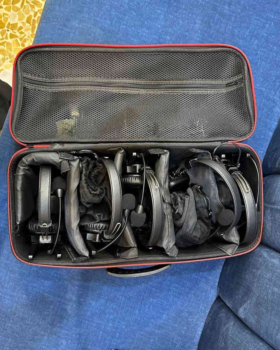 نظام سماعات SYNCO XTALK X5 للبيع .. تجي 5 سماعات
نظيفة جداً و استعمال قليل وتكدرون تشوفوها
✅ تواصل مباشر بين الفريق (الكل يحچي ويسمع بنفس الوقت)�✅ صوت نقي مع عزل للضوضاء حتى بالأماكن المزدحمة�✅ مدى اتصال بعيد وثابت�✅ بطارية تدوم لساعات طويلة�✅ خفيفة ومريحة للاستخدام طوال اليوم�✅ جودة تصنيع ممتازة واعتمادية عالية
السعر 500 الف قفل و ياريت الي مو شراي لا يراسلني
للتواصل وياي على هذا الرقم ‭***********‬ أو راسلوني على هذا حسابي
عنواني محافظة نينوى و ادزهم توصيل لأي مكان تريدون
