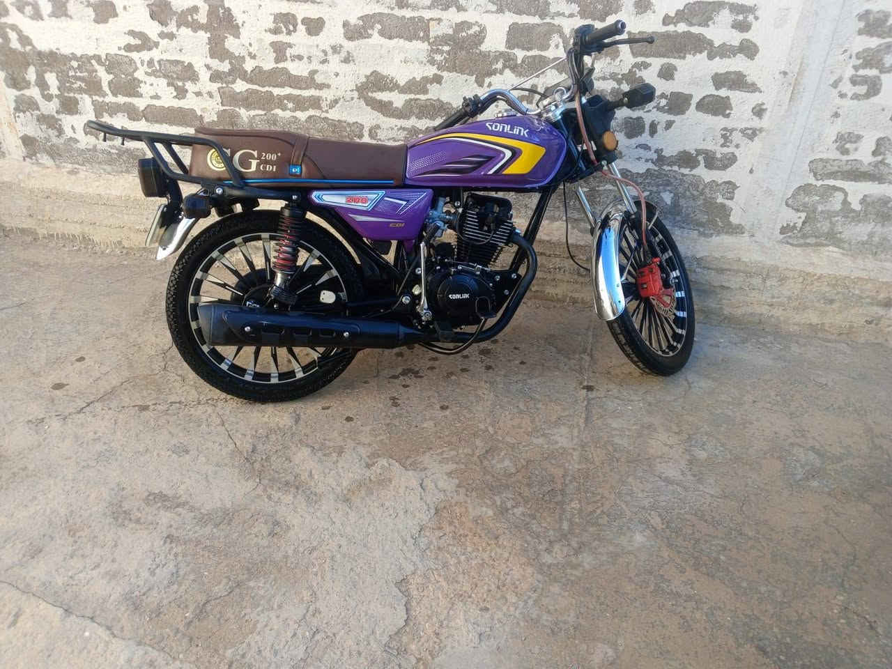 سفانه 2025 جديده عله وضع شركه محرك 200 فول نضافه سعر 850 بيه مجال لاستفسار ***********
