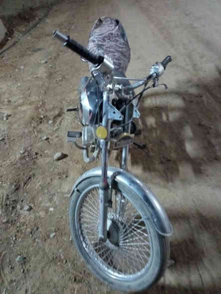 السلام عليكم دراجه ايراني 5 كير لبيع دراجه فول بس كايمه عايزها تجفيت 
السعر 180 وبيها مجال  مكاني تكريت توحيد استفسار رقمي ***********
