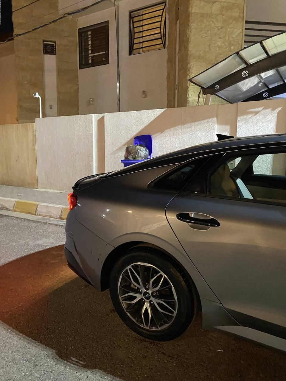 السلام عليكم
K5 2021 
خليجي
مكفولة فول مواصفات
ماشية 86 الف 
مواصفاتها معروفه الفول
سياره رقم اربيل شرط التحويل
مكاني بغداد حي الجامعة 
للاستفسار ***********
