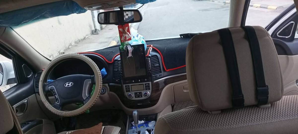 ✅️ سيارة سنتافي موديل 10 ✅️
حجم المحرك 6 سلندر 
بصمة 
امرايات كهربائي
 كشن كهربائي
 فتحة سقف 
7 راكب
 حساس خلفي
 محرك مكفول من التبخير والتنقيص
 كير اوتوماتيك مكفول
 صدر حدادية 
رقم بغداد انكليزي جديد شرط التحويل 
سنوية جديدة هزة جديدة
 السيارة كاملة احلى من الصور
 صبغ عام السعر ١١٥ورقه
 رقم تلفون صاحب السيارة 
‏‪***********‬‏
#هونداي #سانتافيا
