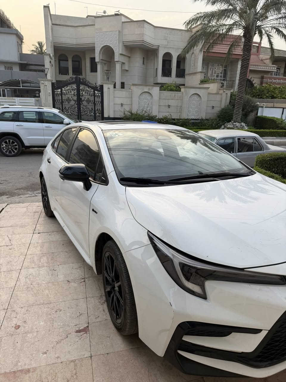 سلام عليكم شباب كورلا هايبرد  2025 
المحرك 1800
فئه السياره S 
انضمه قياده3
المواصفات قياده ذاتيه حساسات سلايت  الموصفات الفول 
السياره نضيفه حيل
ابيض صدفي 
 
(بيها ربع باب صبغ ) اثر طخه
السعر159 وبيها مجال بسيط
***********
